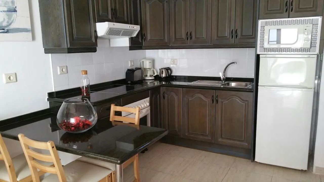 Heated Pools-200M Beach- Wifi Puerto del Carmen  0*, Puerto del Carmen (Lanzarote)